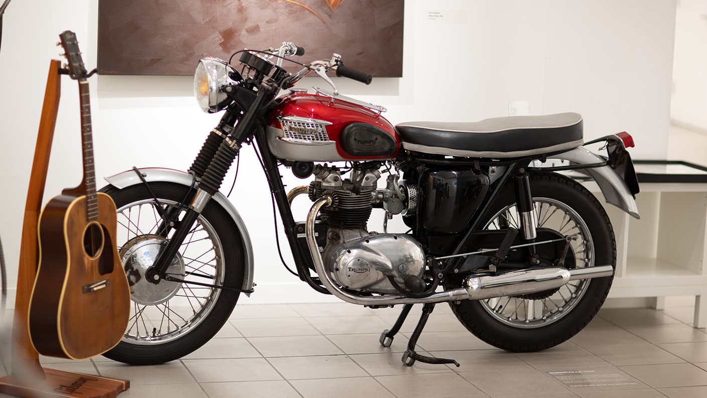アクセサリー The Triumph Bonneville Bible Buy Classic British Motorcycle Parts - Fast Shipping Available